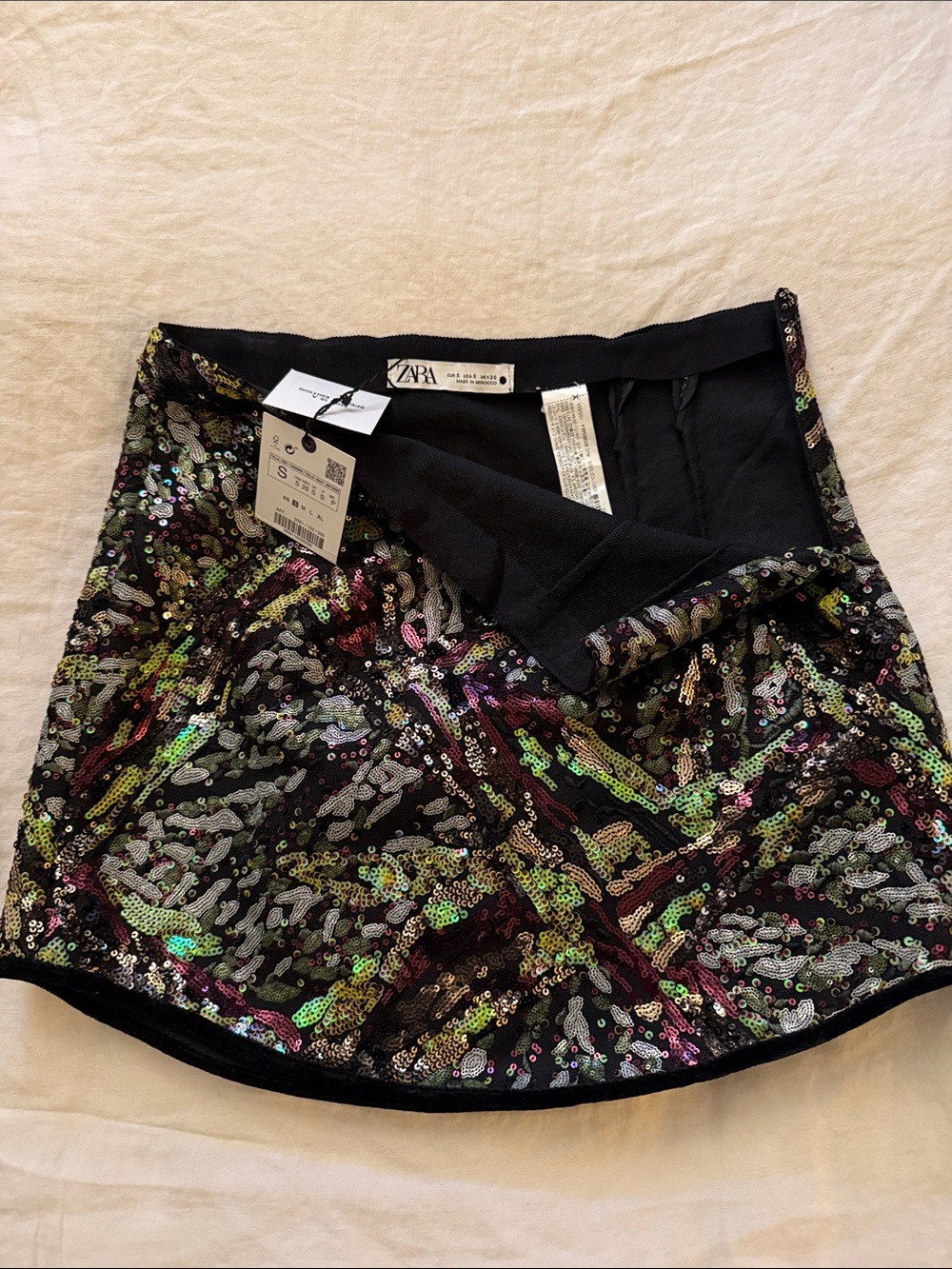 Zara NWT multicolor Sequin Mini Skirt on black underlay size Small - Picture 11 of 14